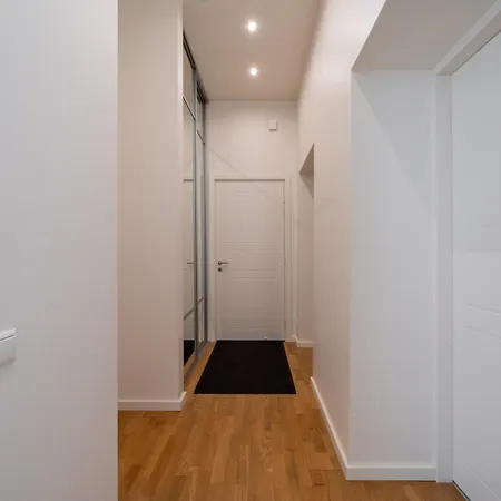 Families & Groups - 3 Bedrooms - Free Parking - Central Location Riga Exterior photo