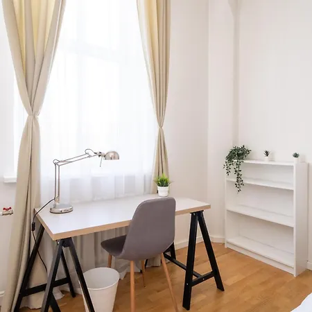Families & Groups - 3 Bedrooms - Free Parking - Central Location Riga Exterior photo