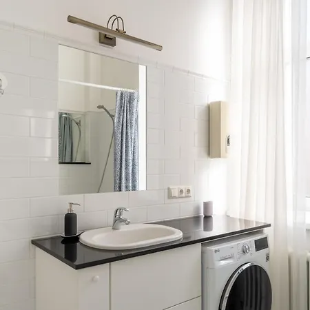 Families & Groups - 3 Bedrooms - Free Parking - Central Location Riga Exterior photo