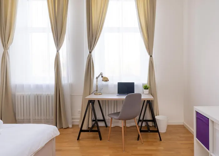 Families & Groups - 3 Bedrooms - Free Parking - Central Location