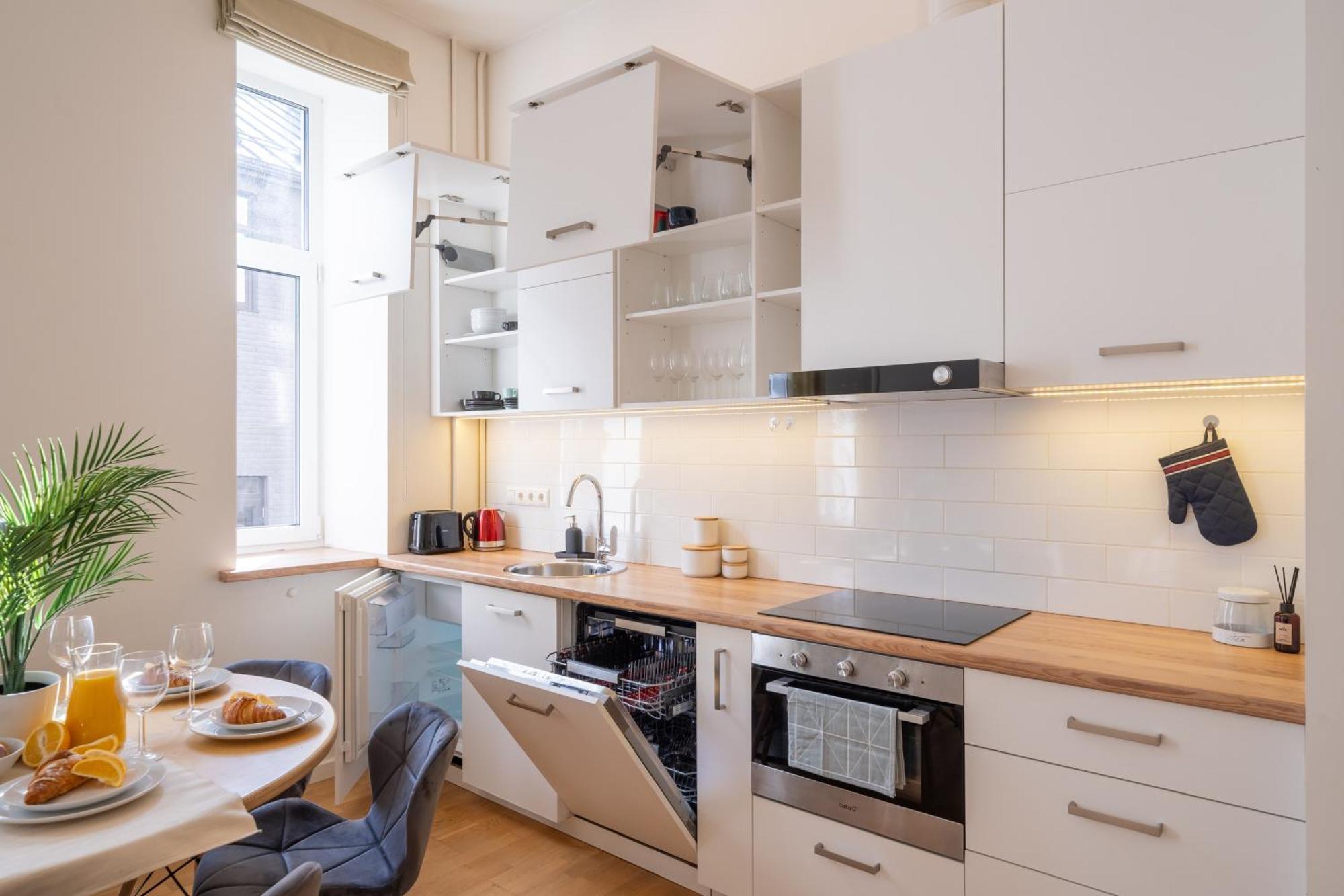 Families & Groups - 3 Bedrooms - Free Parking - Location Apartment Riga