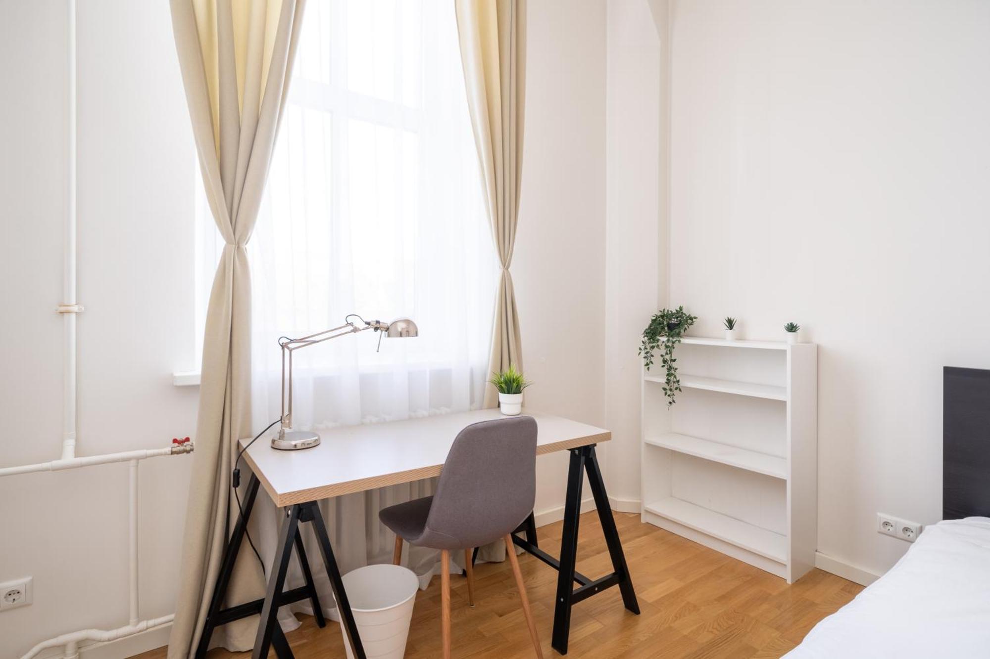 Apartment Families & Groups - 3 Bedrooms - Free Parking - Location