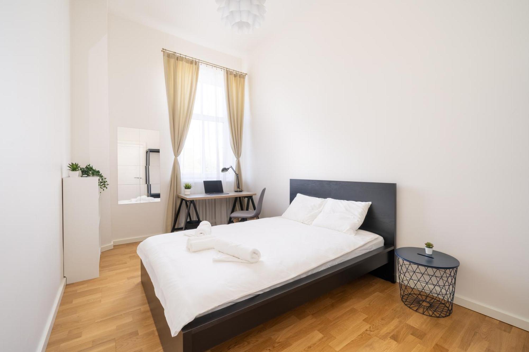 Families & Groups - 3 Bedrooms - Free Parking - Location Apartment *